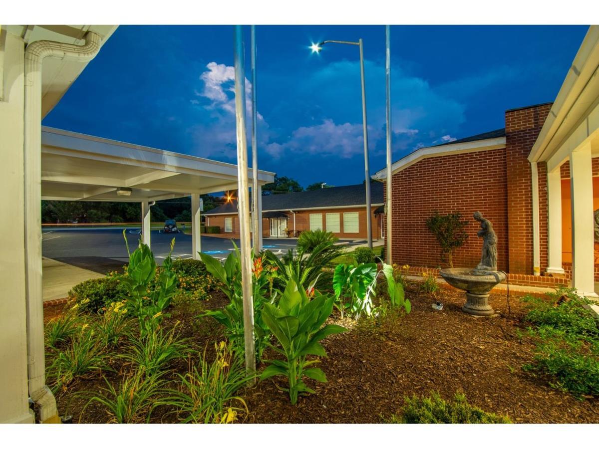 Winton Inn & Suites Barnwell Kültér fotó